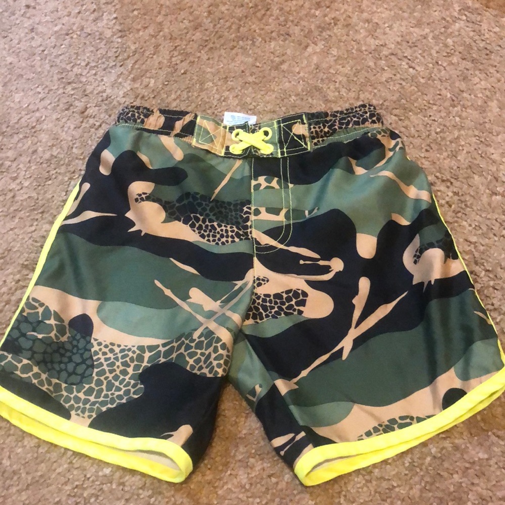 Camo swim shorts size 5t